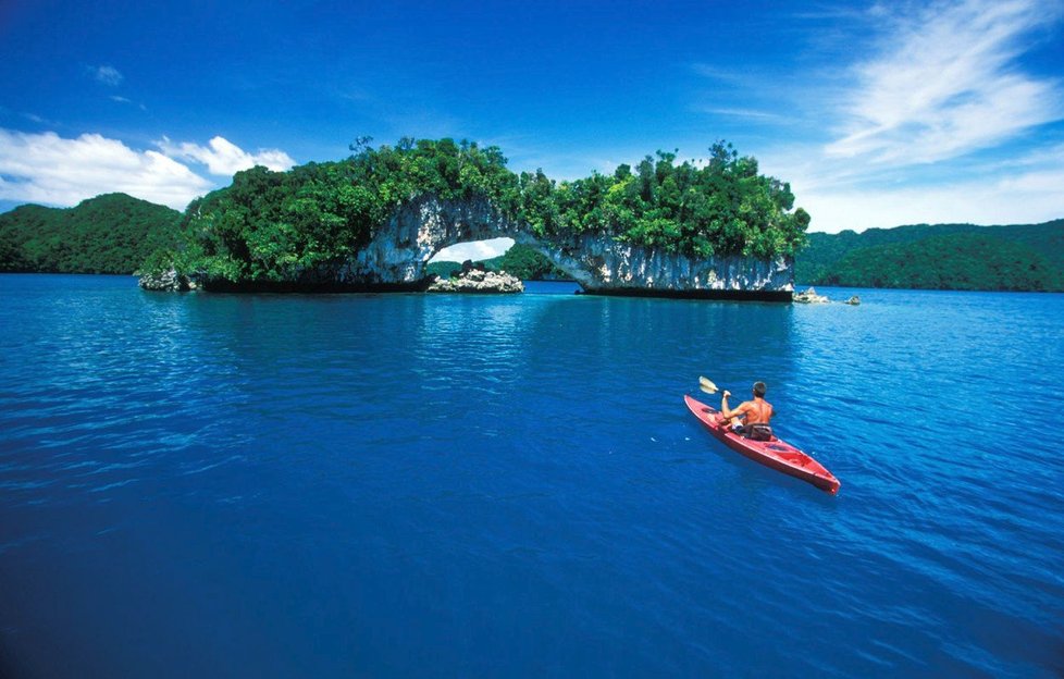 Palau, ráj potápěčů, zakáže krémy na opalování, ničí prý korály.