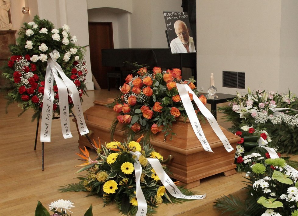 Na pohřeb Emila Palečka se do Brna sjeli vědecké kapacity a rodinní přátelé z celého Česka.