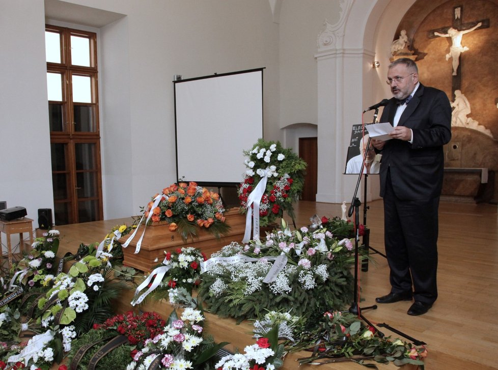 Na pohřeb Emila Palečka se do Brna sjeli vědecké kapacity a rodinní přátelé z celého Česka.