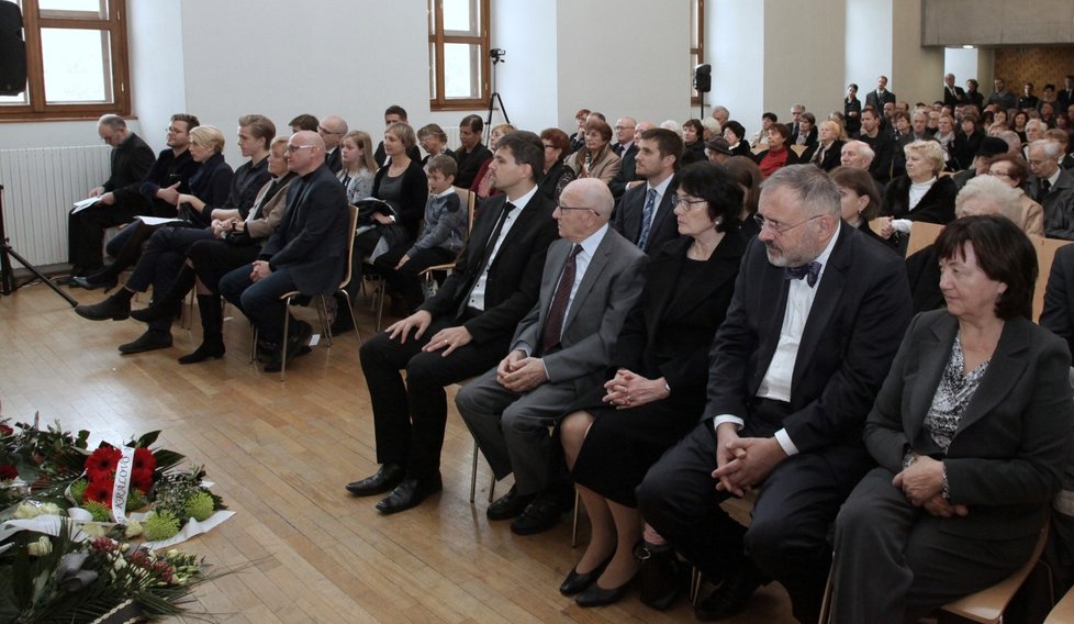 Na pohřeb Emila Palečka se do Brna sjeli vědecké kapacity a rodinní přátelé z celého Česka.