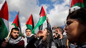 Palestinci kritizují mírový plán Donalda Trumpa.