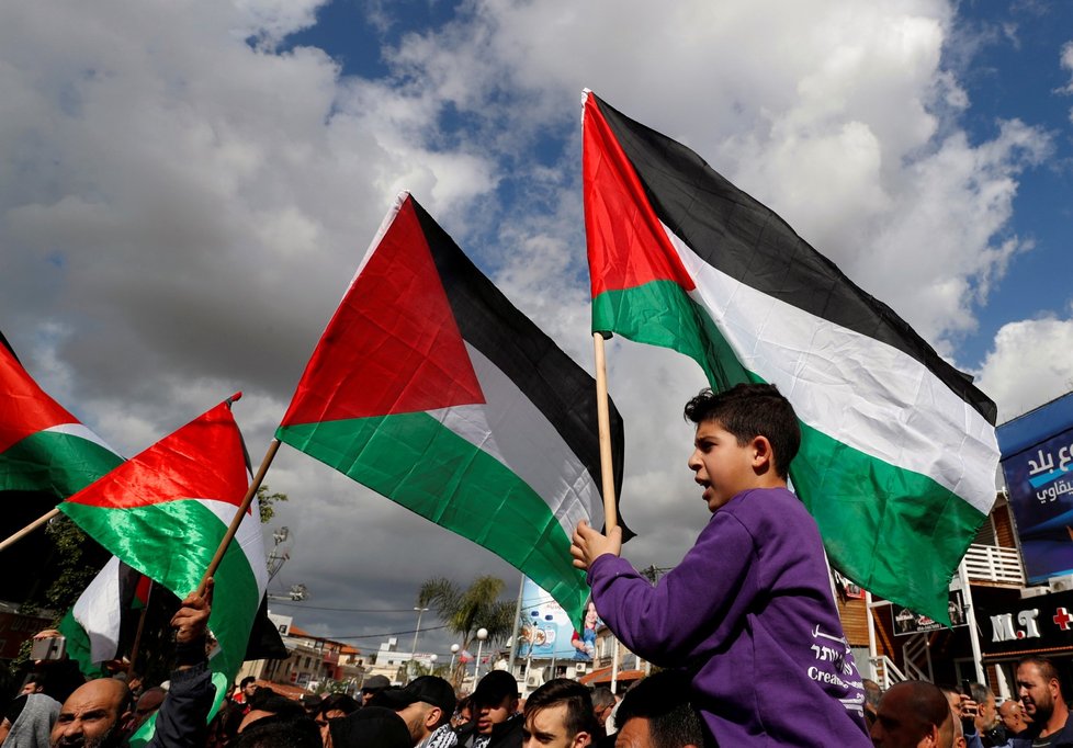 Palestinci kritizují mírový plán Donalda Trumpa.