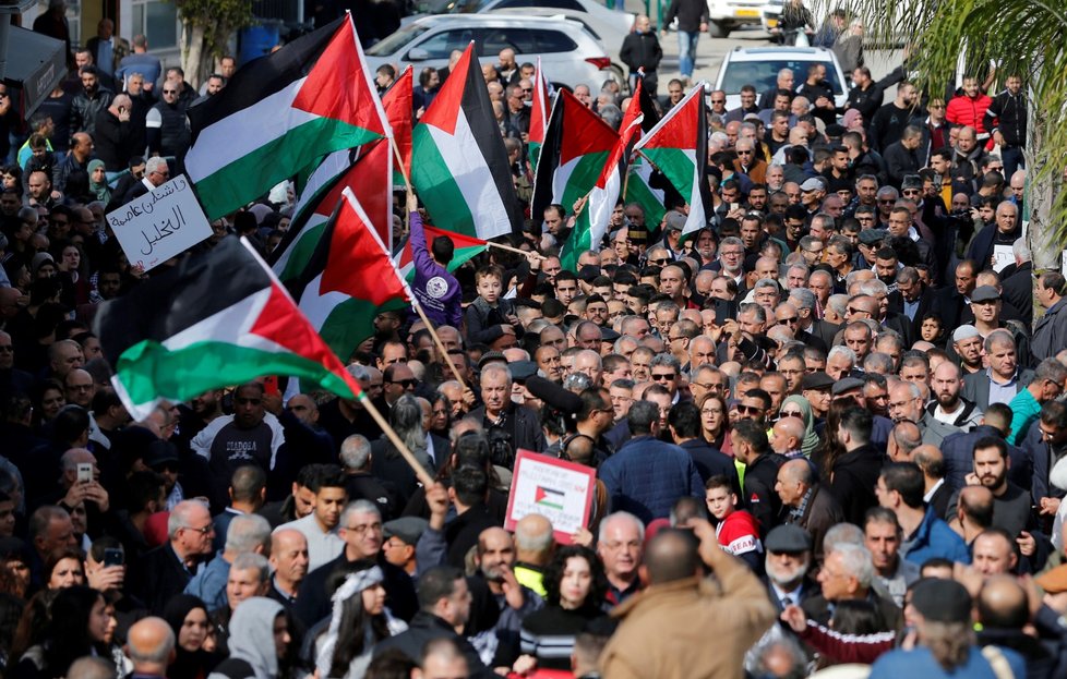 Palestinci kritizují mírový plán Donalda Trumpa.