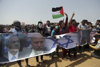 Izraelská armáda střílela při protestu Palestinců ostrými náboji, jeden zemřel