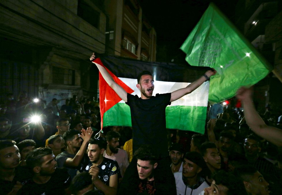 Palestinci v ulicích oslavili uzavřené příměří s Izraelem (21. 5. 2021)