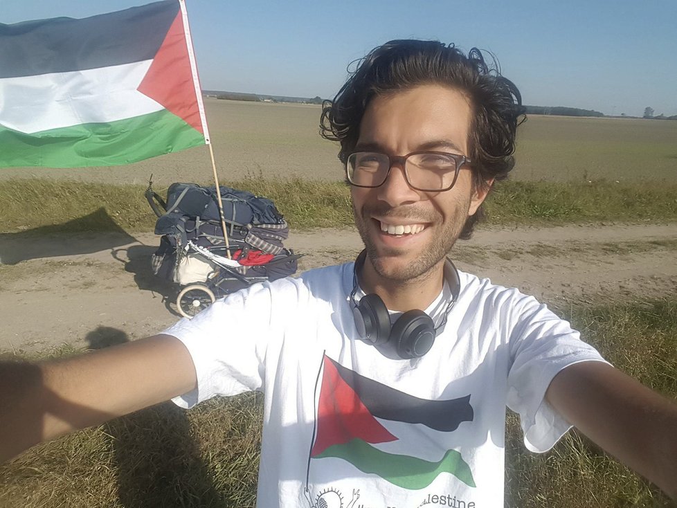 Benjamin Ladraa se při své pěší výpravě ze Švédska do Palestiny zastavil i v Česku.