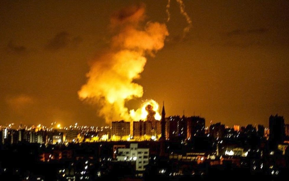 Izraelci provedli nálet na 25 cílů Hamásu, byla to odveta za jejich předchozí útok, kdy radikálové na Izrael vypálili kolem 10 raket. (20.07.2018).