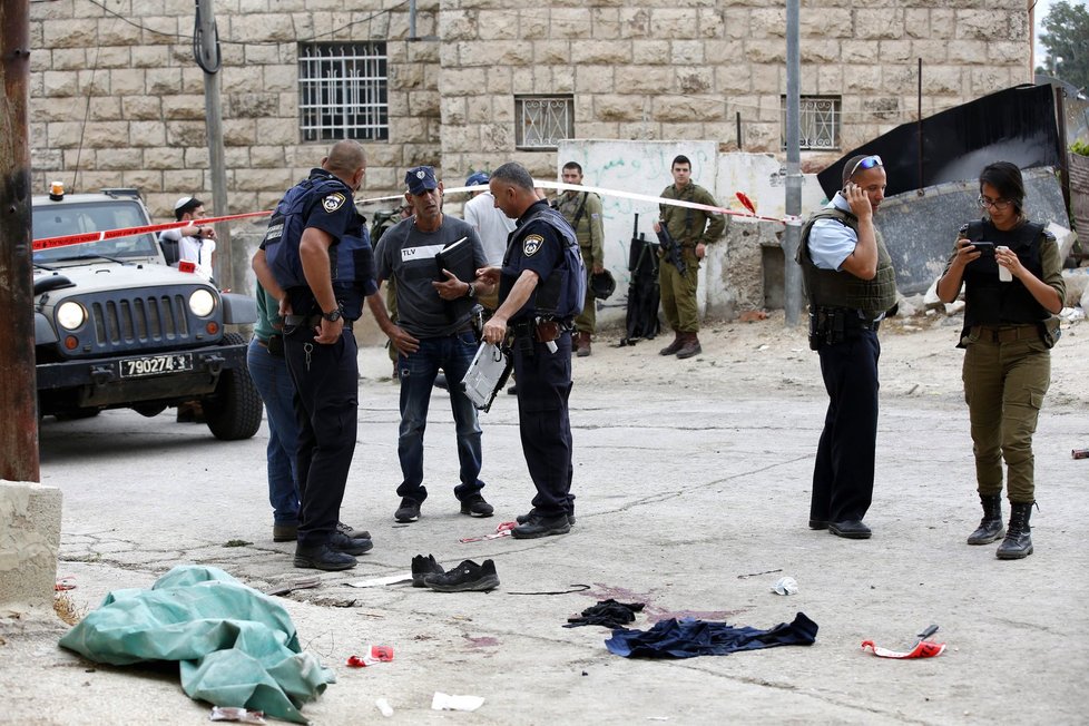 Další útok na izraelského vojáka. Útočník i voják jsou zraněni.