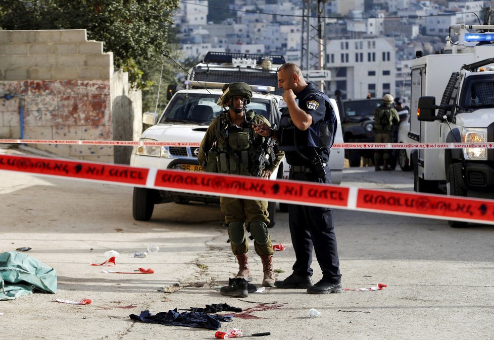 Další útok na izraelského vojáka. Útočník i voják jsou zraněni.