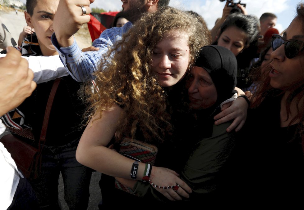 Ahida Tamímíová (17) byla propuštěna z vězení. Pro Palestince se stala hrdinkou