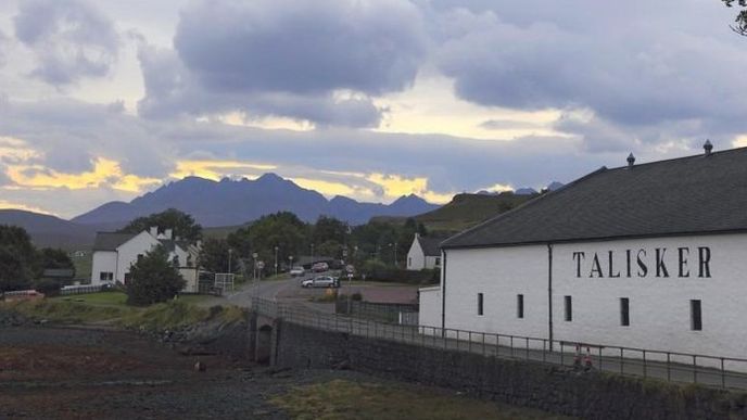 Palírna whisky Talisker, jediná na ostrově Skye