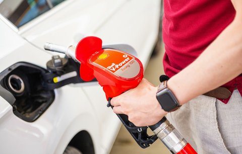 Řidiči, pozor! To jsou mýty o palivech, které škodí vašemu autu