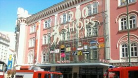 Hasiči zasahovali v nákupním centru Palladium na pražském Náměstí republiky v pondělí odpoledne