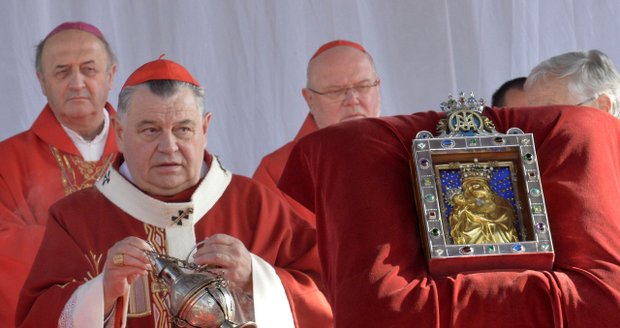 „Potraty jsou větší teror než atentáty.“ Kardinál Duka zkritizoval interupce