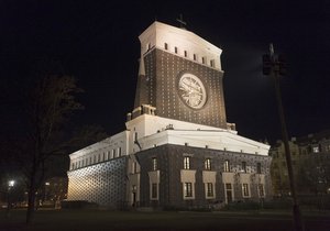 Kostel Nejsvětějšího Srdce Páně je nepřehlédnutelný zblízka i zdaleka.