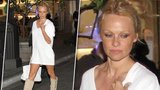 Pamela Anderson (44): Sexy kráska v andělské bílé
