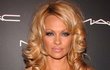 Pamela Anderson bez gigantických ňader