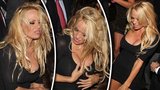 Pamela Anderson na to stále má! Takhle pařila v Mexiku