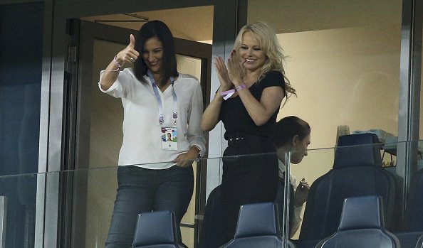 Pamela Anderson na semifinále MS v Petrohradě