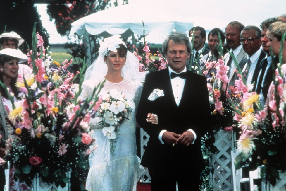 Svatba v seriálu: Pamela Barnes si bere Bobbyho Ewinga