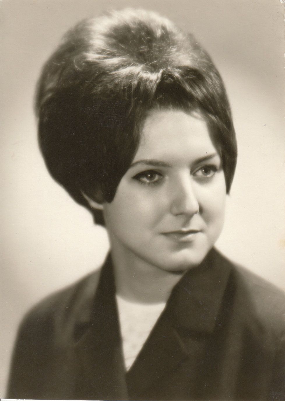 Petra Erbanová (maturitní foto), 1966