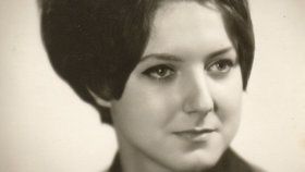 Petra Erbanová (maturitní foto), 1966