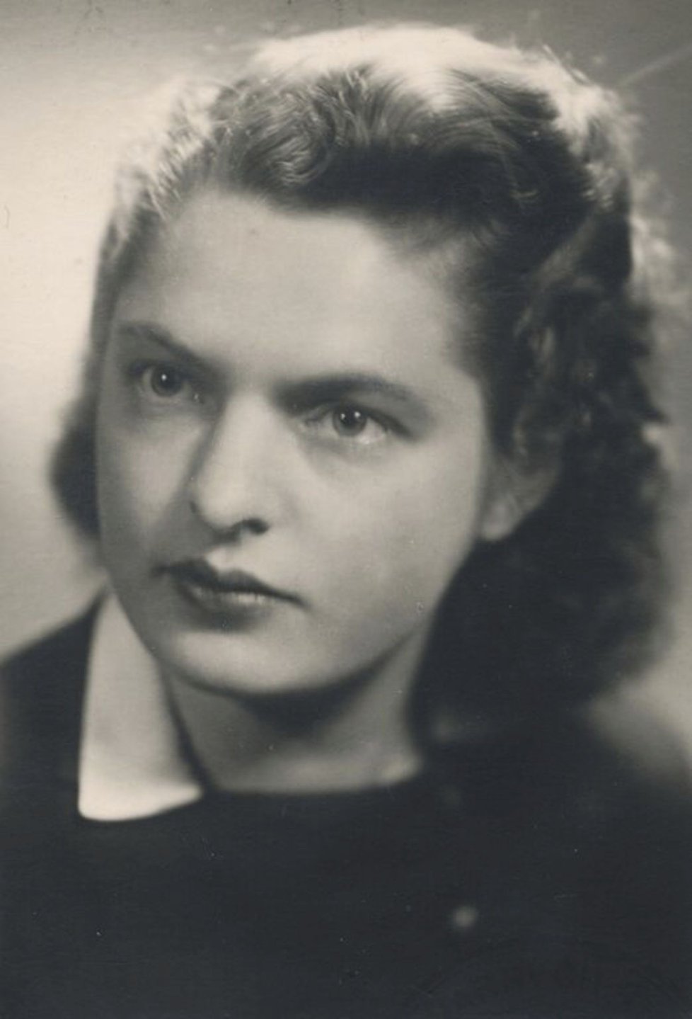 Věra Nováková, maturita, 1947