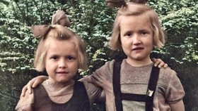 Tříletá Stáňa a pětiletá Mánička patřily mezi internované děti – jejich rodiče Karel Klouda a Marie Kloudová byli popraveni za pomoc parašutistům 24. října 1942 v Mauthausenu