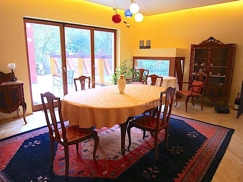 Luxusní vila Pampeliška, kterou spoluvlastní Vladimír Dlouhý, je na prodej.