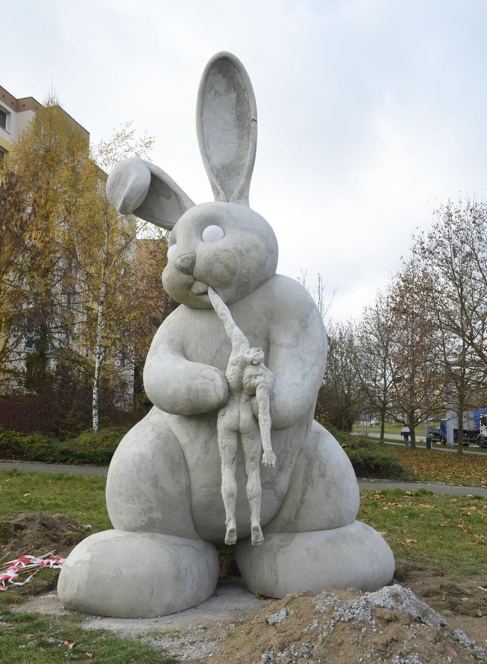 Socha králíka před dokončením