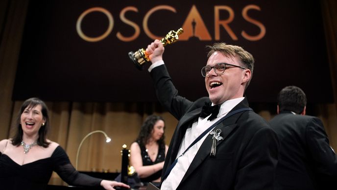 Pavel Talankin se raduje, snímek Pan Nikdo proti Putinovi dostal Oskara (březen 2026) Pavel Talankin se raduje, snímek Pan Nikdo proti Putinovi dostal Oskara (březen 2026)