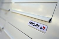 Policejní razie kvůli kauze Panama Papers: Jdou po drogách a „vypraných“ penězích?