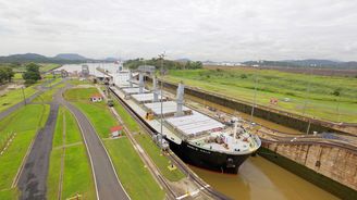 V Panamě se po devíti letech budování otevírá rozšířený průplav