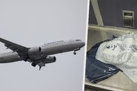 Boeing kvůli podezřelému předmětu připomínajícímu bombu nouzově přistál. Drama způsobila plenka!