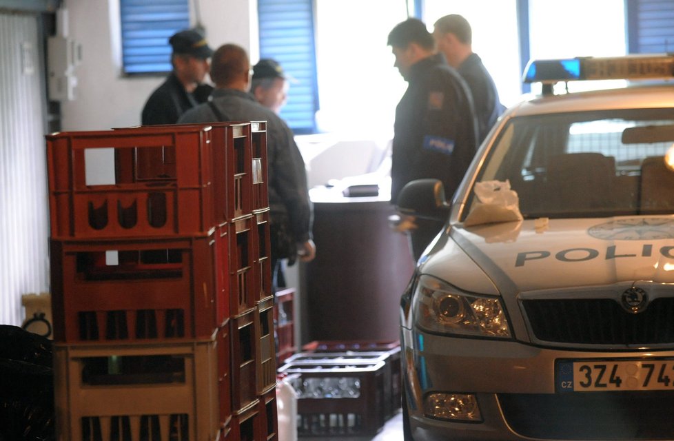 Policie zabavila 500 lítrů pančovaného alkoholu