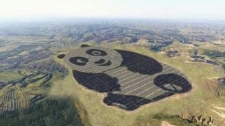 Nová čínská solární elektrárna vypadá jako gigantická panda