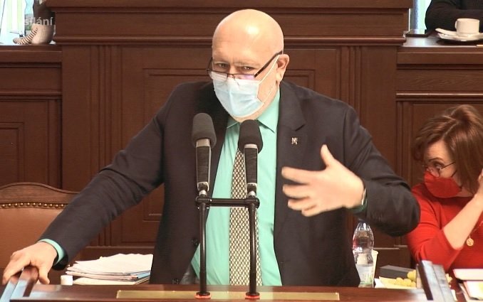 Pandemický zákon ve Sněmovně: Poslanec KSČM Leo Luzar (18.2.2021)