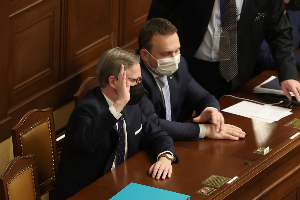 Jednání Sněmovny o novele pandemického zákona: Premiér Petr Fiala (ODS), ministr práce a sociálních věcí Marian Jurečka (KDU-ČSL) a ministr zdravotnictví Vlastimil Válek (TOP09) (2.2.2022)