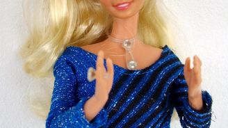 Mattelu dál roste ztráta, panenkám Barbie konkurují počítačové tablety