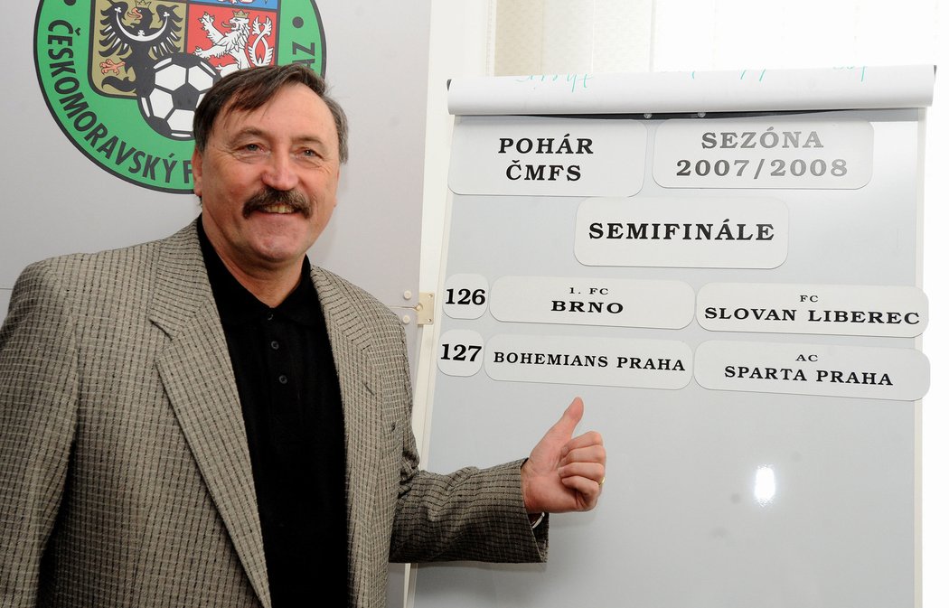 Antonín Panenka do Španělska kvůli chybě pracovníka na letišti neodletěl