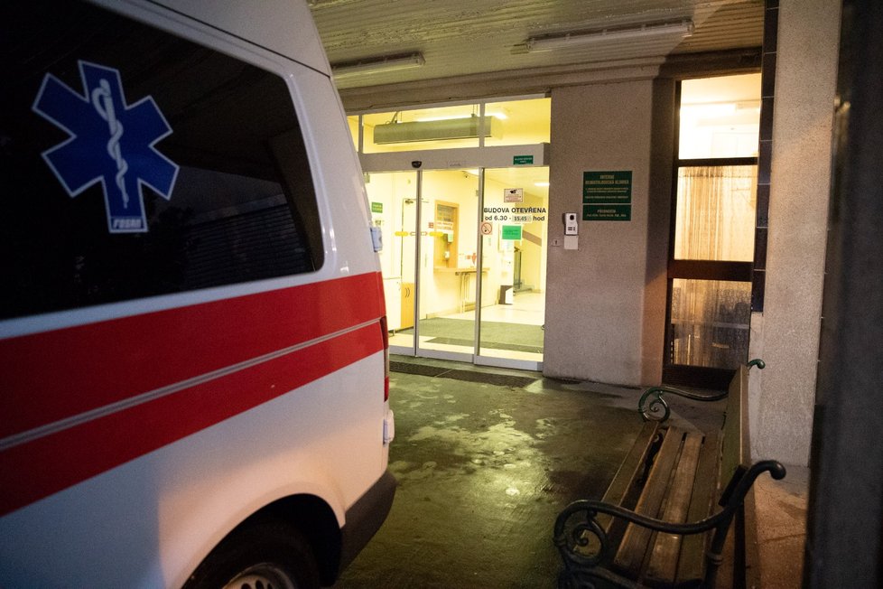 74letého střelce v neděli převezli do vazební věznice Pankrác, kde je k dispozici i nemocniční péče.