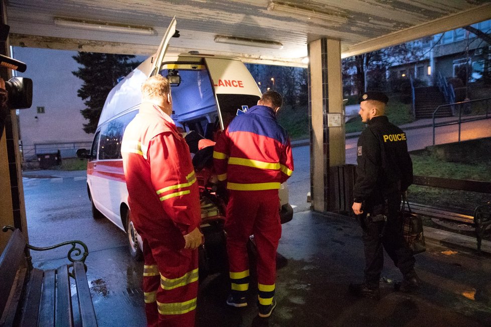 74letého střelce převezli do vazební věznice Pankrác.