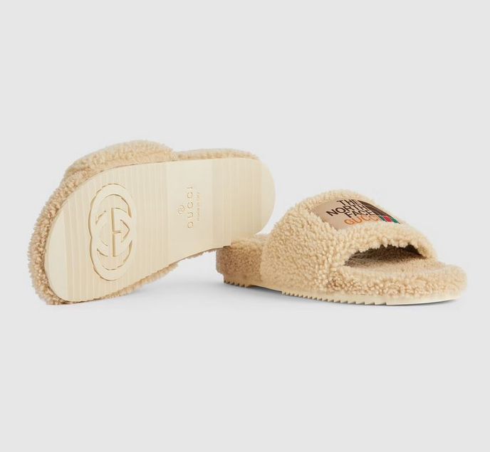 Pantofle, North Face x Gucci, 690 EUR gucci.com