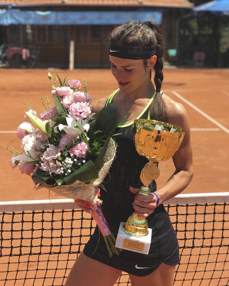 Česká tenistka umí vyhrávat menší turnaje