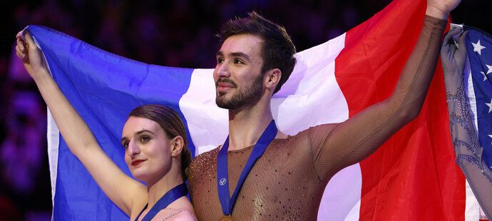 Držitelé světového rekordu v tancích na ledě Gabriella Papadakisová a Guillaume Cizeron z Francie