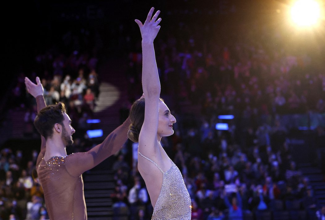 Držitelé světového rekordu v tancích na ledě Gabriella Papadakisová a Guillaume Cizeron z Francie