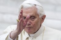 Kontroverzní papež Benedikt XVI.: Pedofilní zločiny, Hitlerjugend, wermacht, ale i Facebook