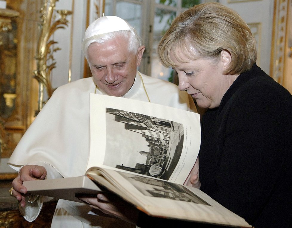 Papež Benedikt XVI. s Angelou Merkelovou.