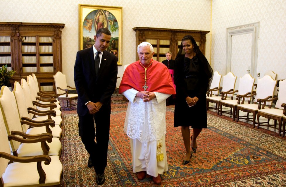 Papež Benedikt XVI. s Obamovými.