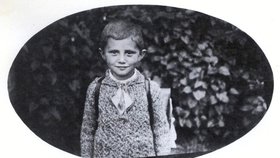 1932: Joseph Ratzinger jako školák v Aschau am Inn